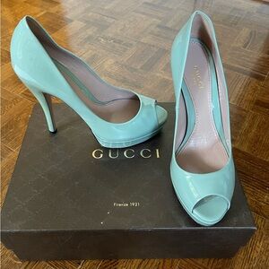 Gucci Vernice Crystal Patent Leather Pump